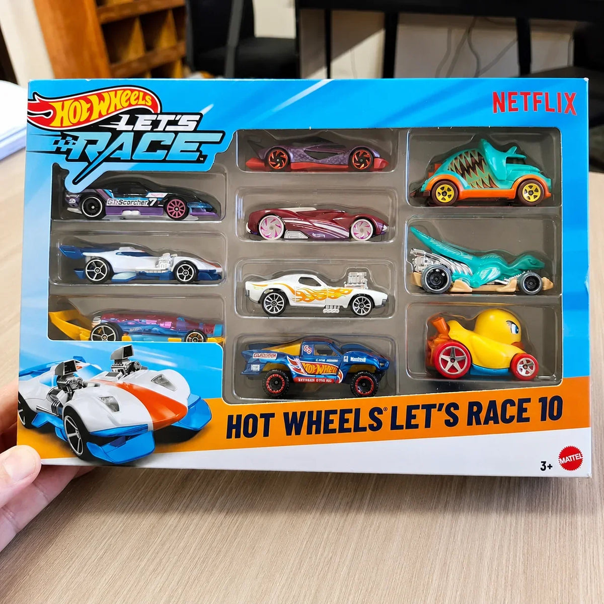 Hot Wheels Diecast Embalagem Surpresa 10 Carros - ambientada_08.png