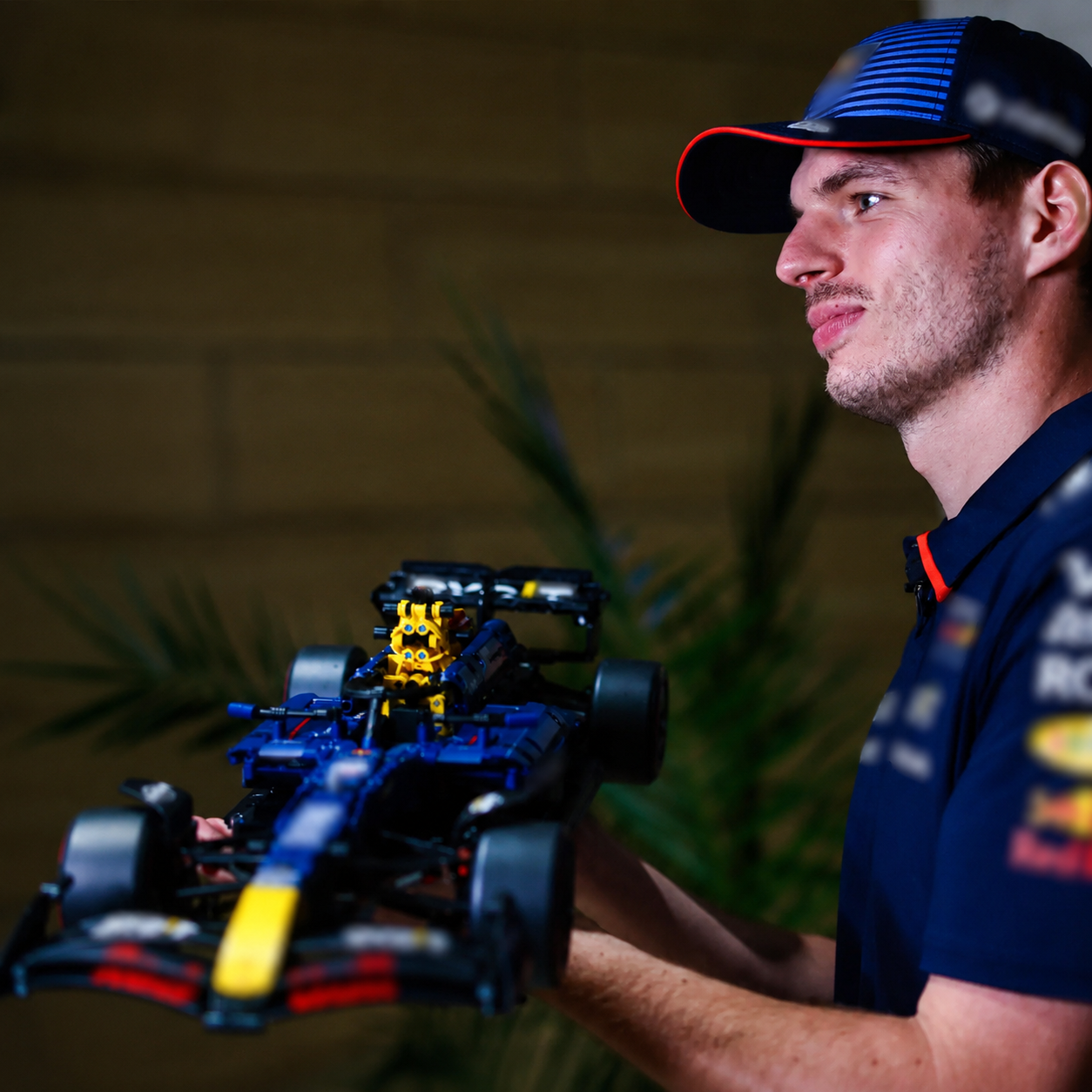 Fórmula 1 - Red Bull RB20 Oracle (1639 peças) | descricao 10 | 20260627-200946