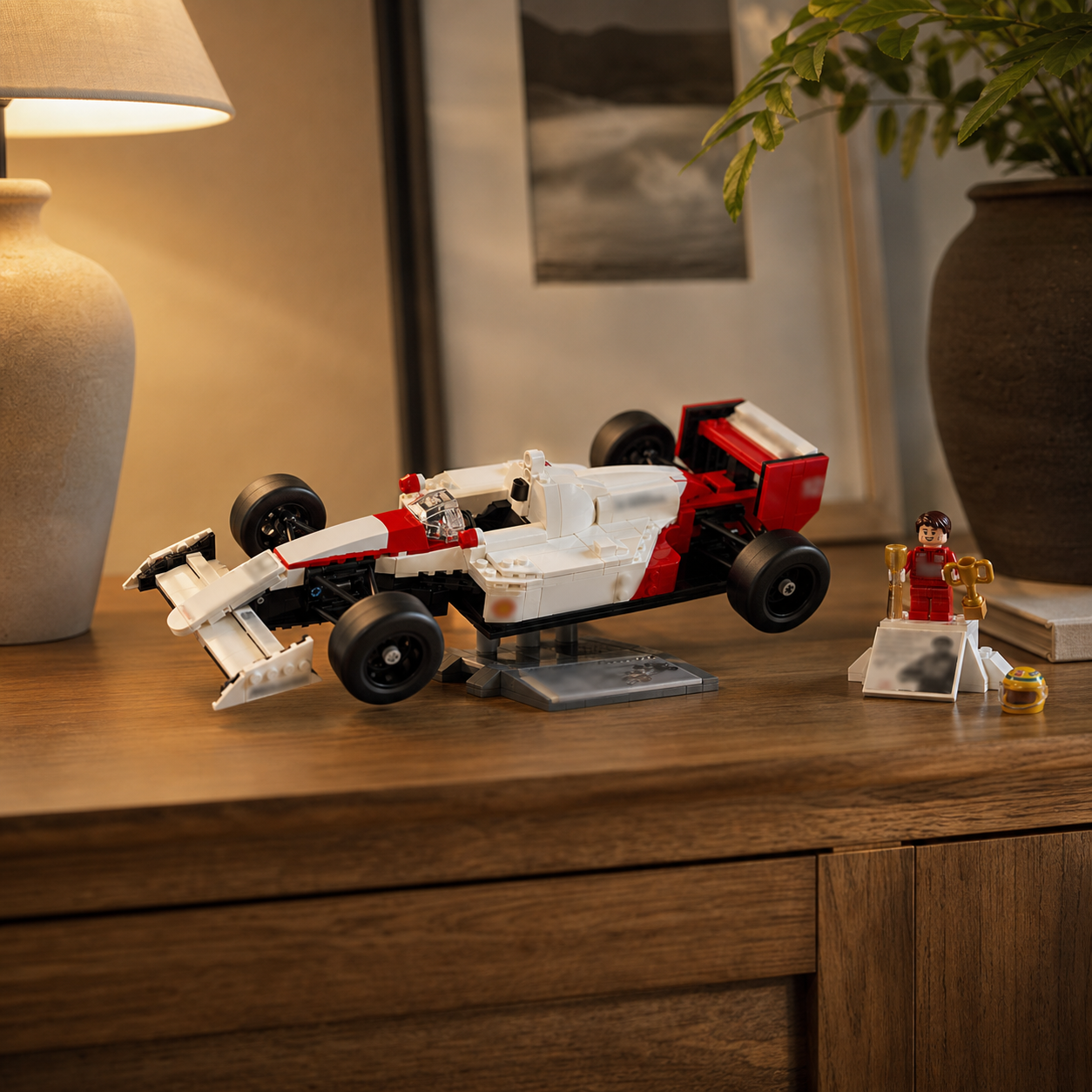 McLaren MP4/4 + Ayrton Senna - Fórmula 1 (693 peças) | descricao gerada 3 | 20260629-160525
