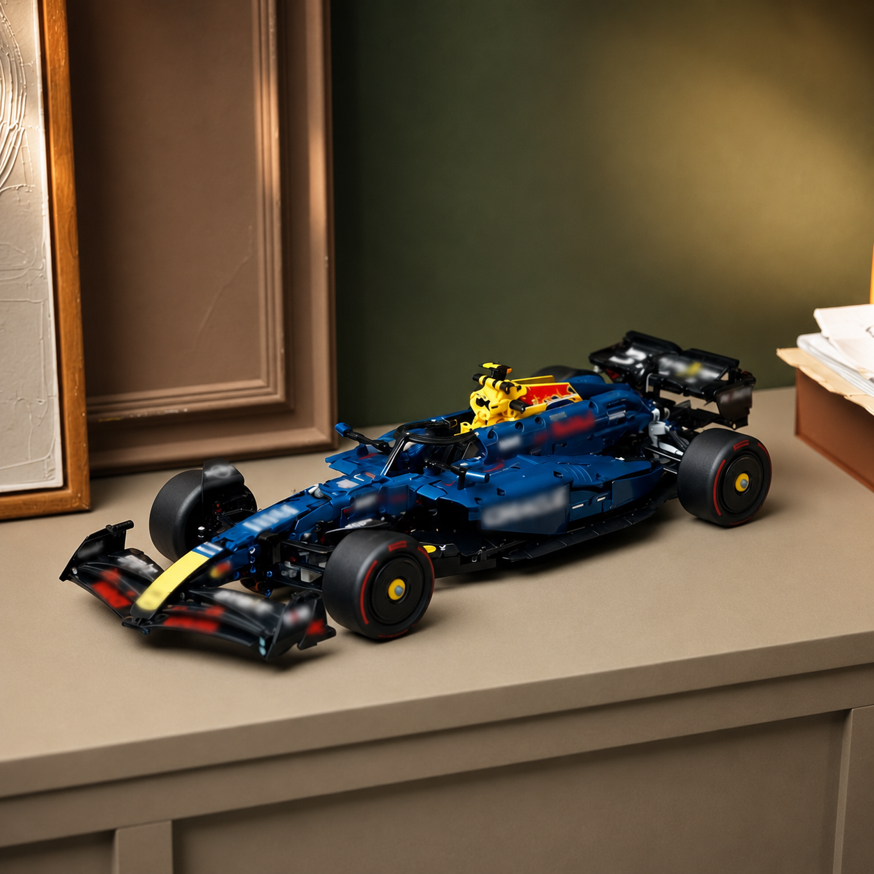 Fórmula 1 - Red Bull RB20 Oracle (1639 peças) | descricao 7 | 20260627-200946