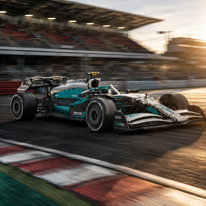 Fórmula 1 - Mercedes-AMG W15 (1900 peças)