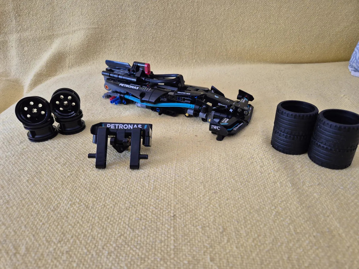 LEGO - Fórmula-1 Mercedes AMG W14 Performance Pull-Back (240 peças)