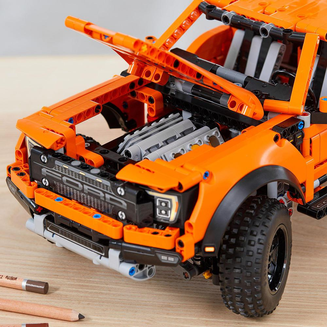 Ford Raptor F-150 (1379 peças)