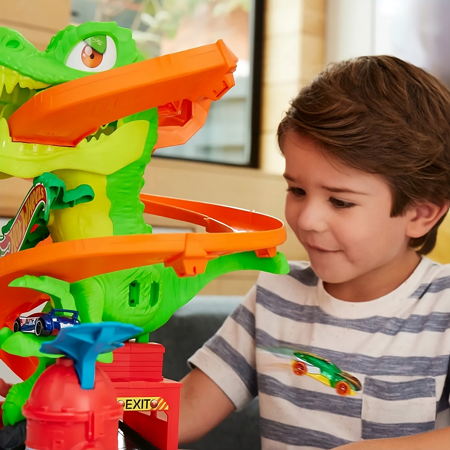 Hot Wheels - T. Rex Vs Fire Station