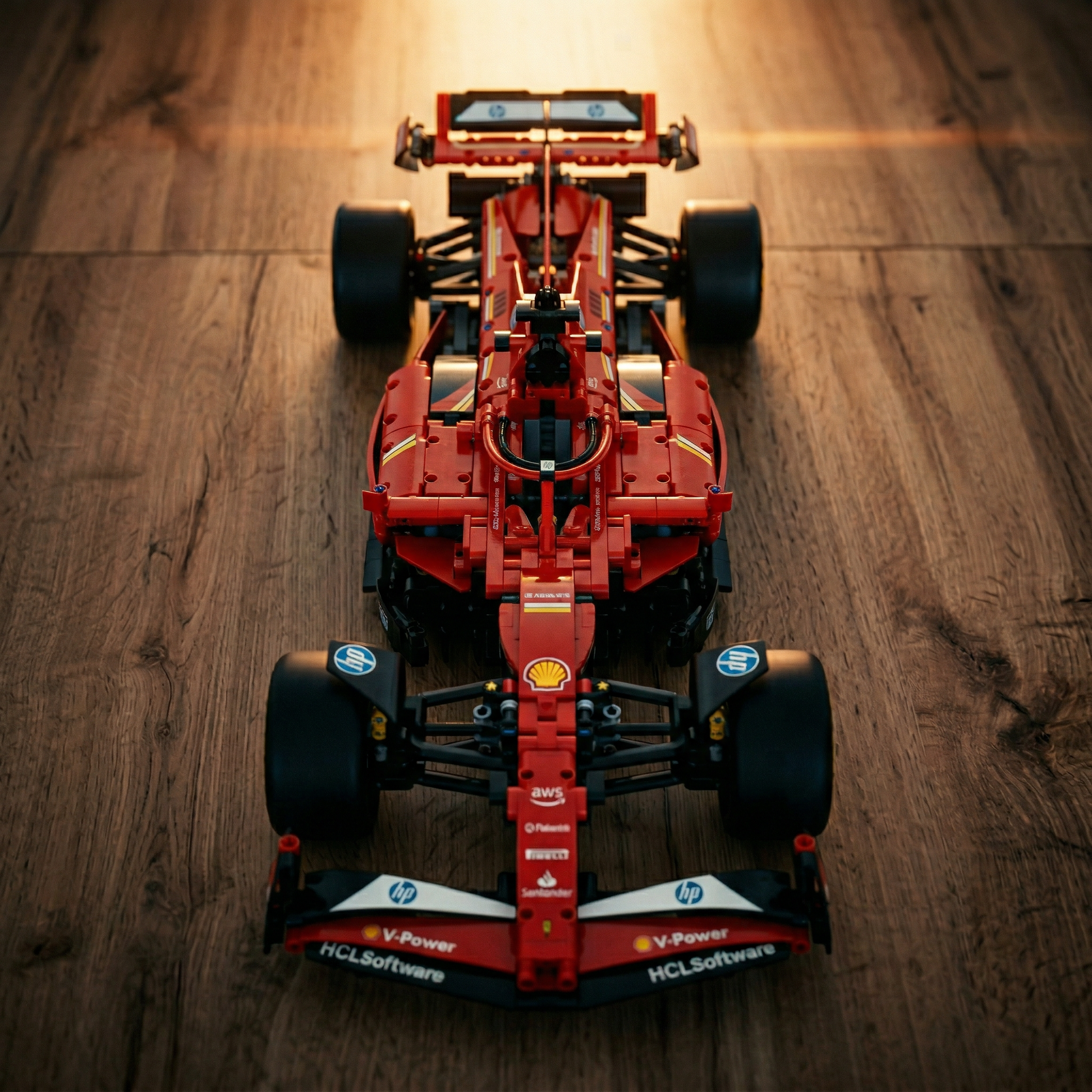 Fórmula 1 - Ferrari SF24 (1361 peças) | Original LEGO | galeria 30