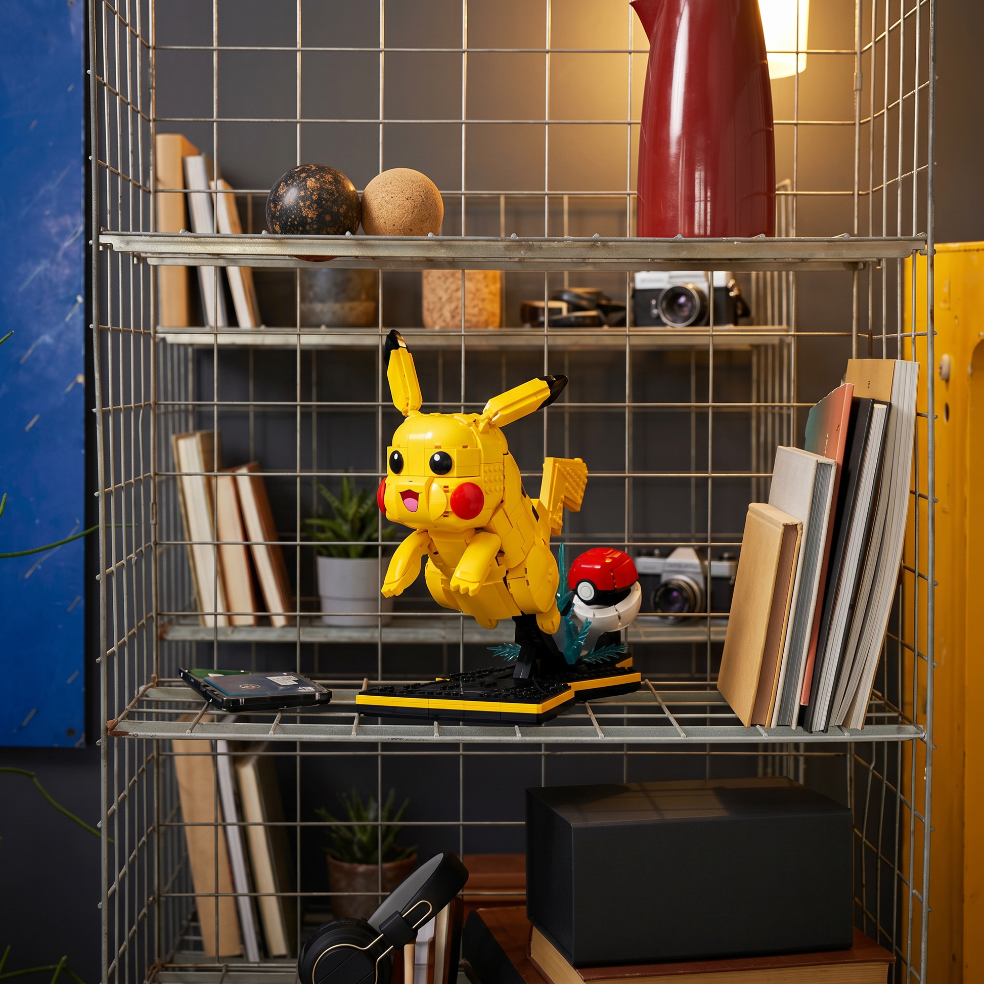 Pokémon - Pikachu e Pokebola (2050 peças)
