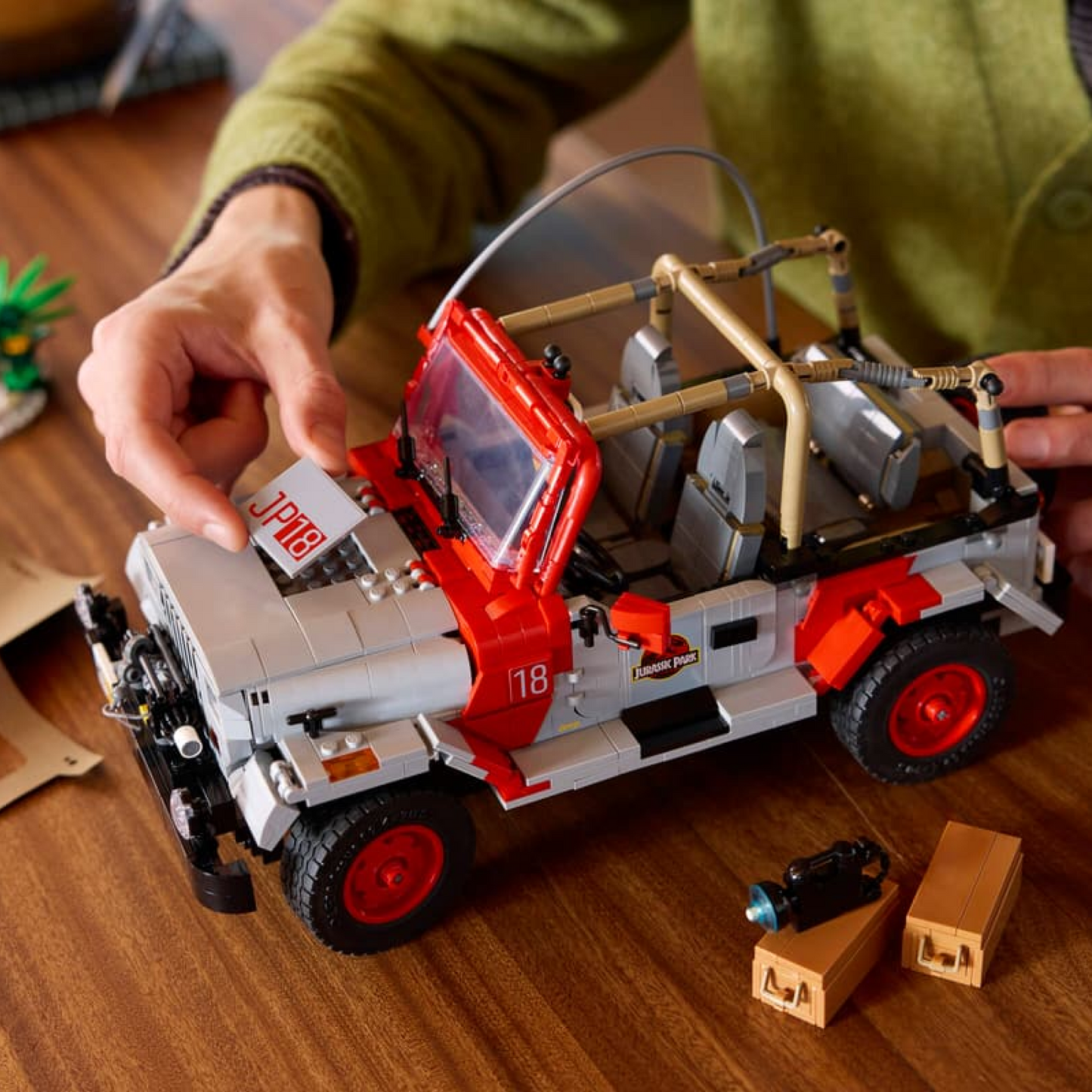 Jurassic Park - Jeep Wrangler (1924 peças)