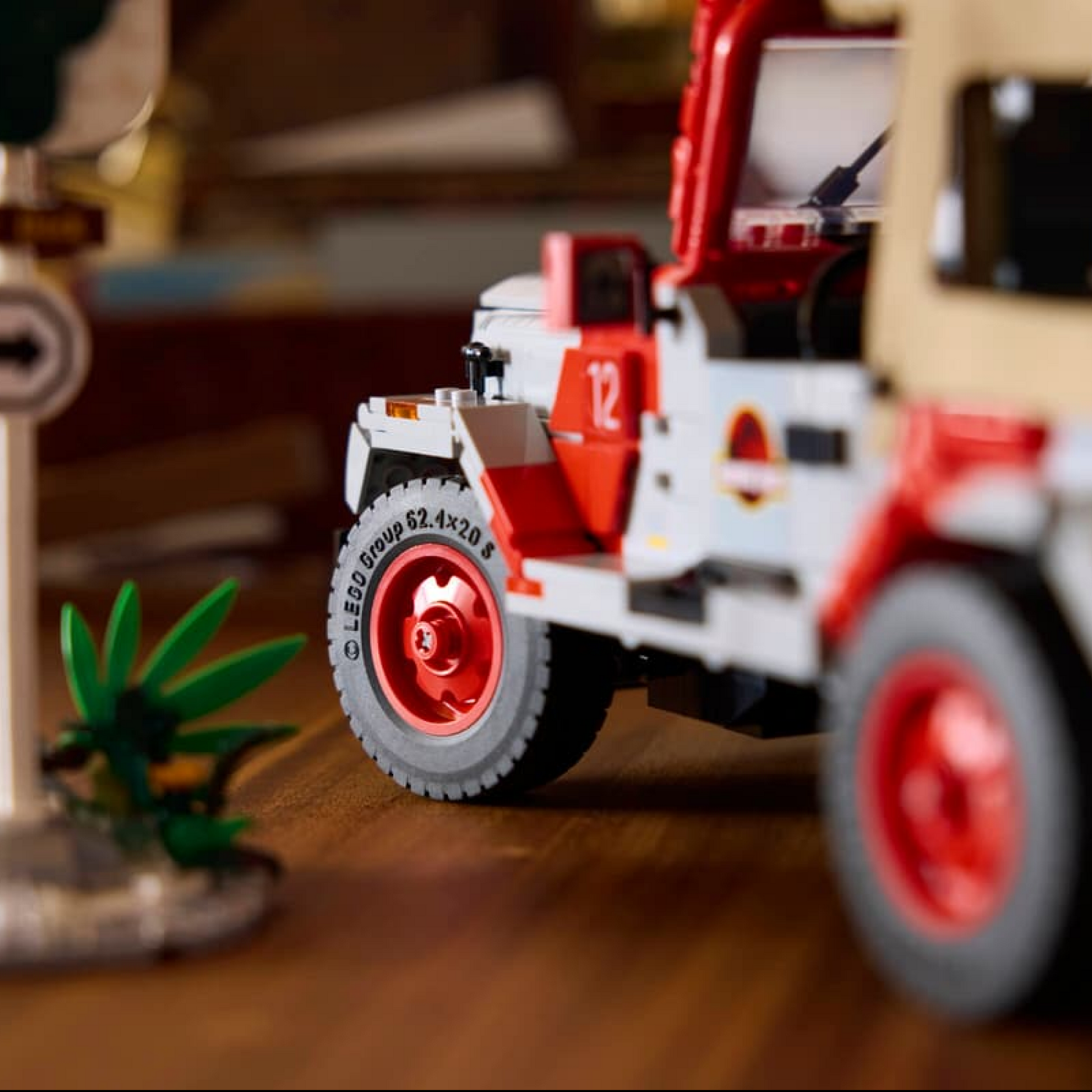 Jurassic Park - Jeep Wrangler (1924 peças)