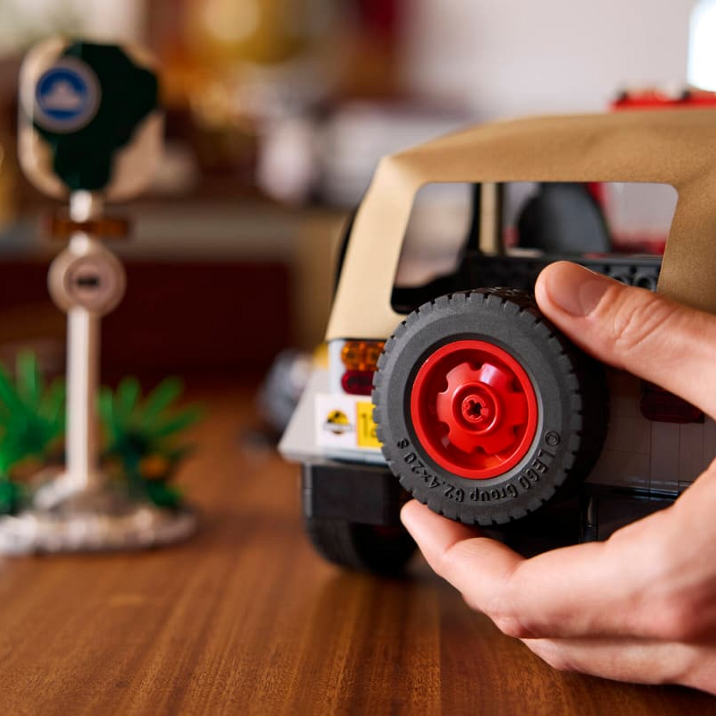Jurassic Park - Jeep Wrangler (1924 peças)