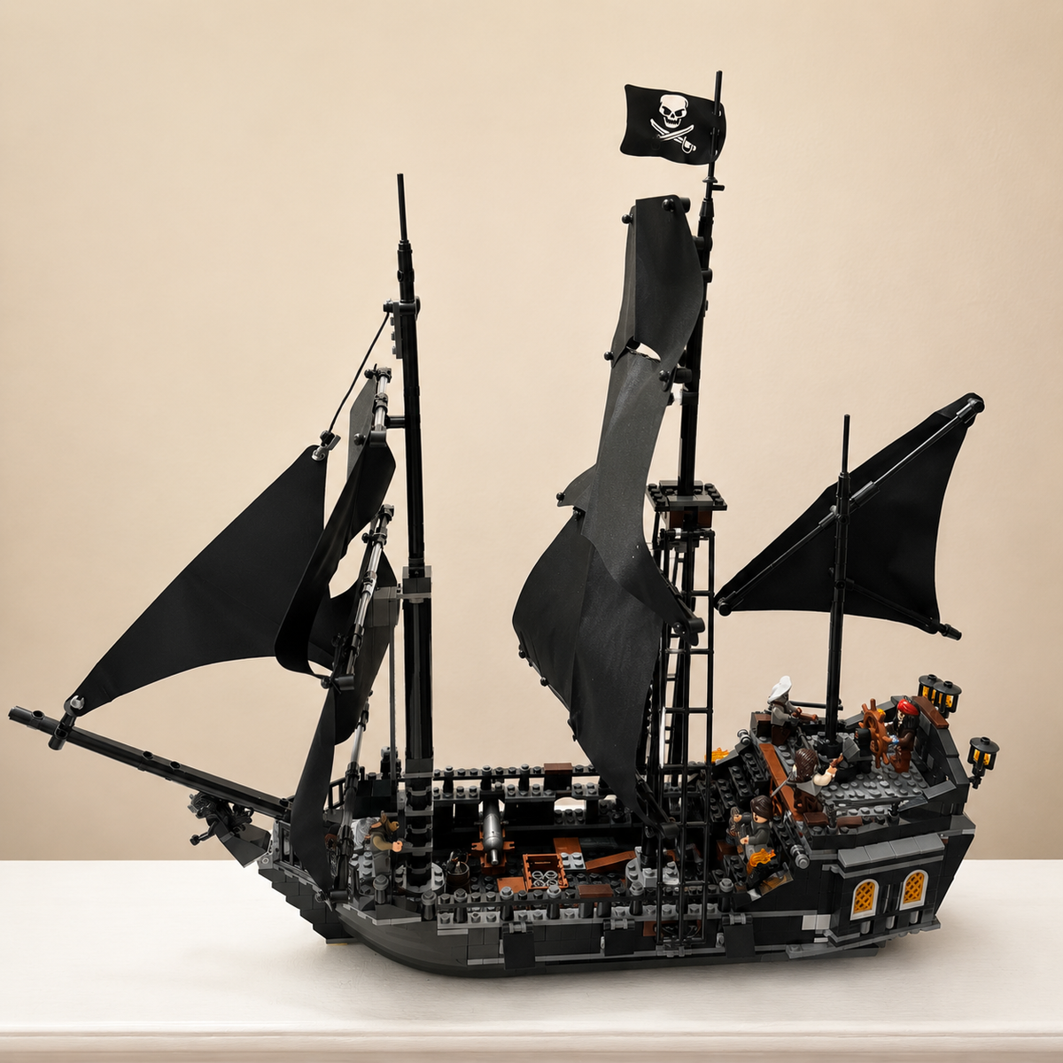Navio Pirata Negro (875 peças)