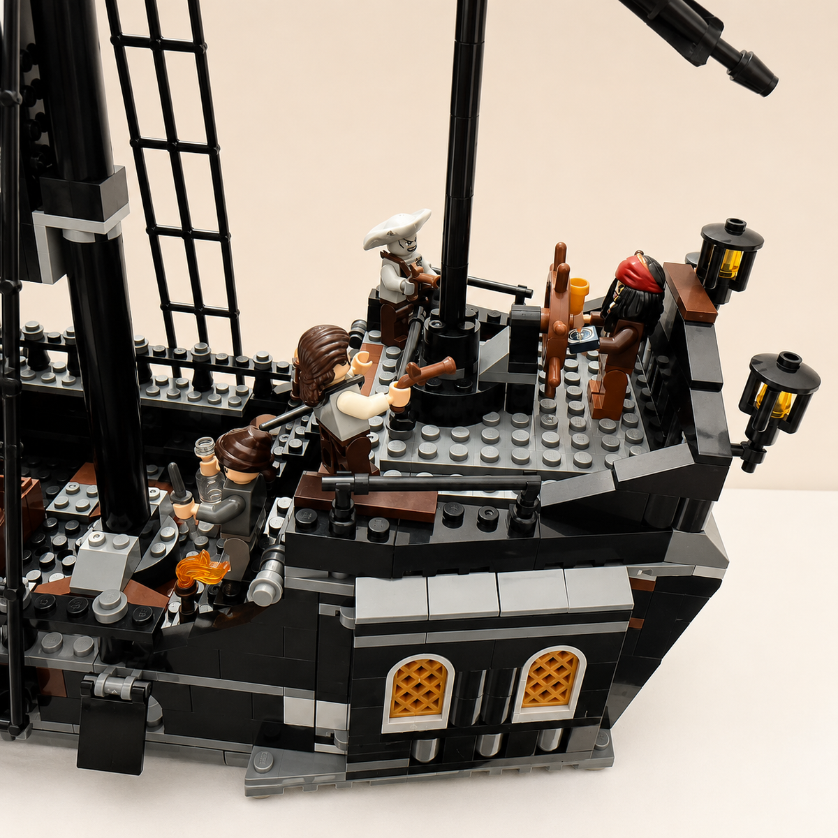 Navio Pirata Negro (875 peças)