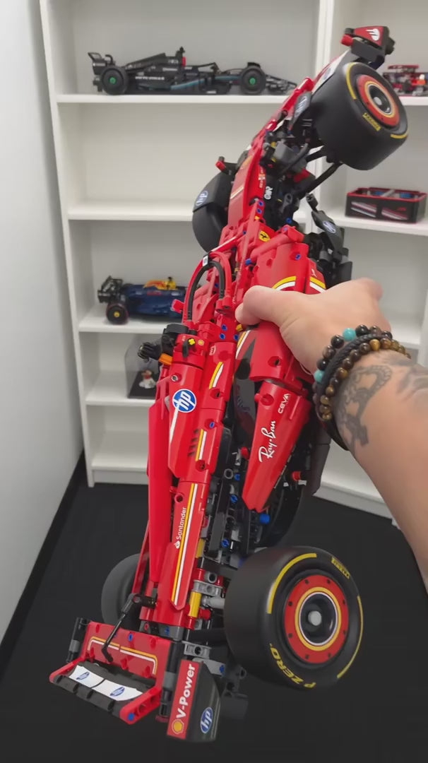 Compre Junto Ferrari SF24, Red Bull RB20 e McLaren MCL39 - vídeo