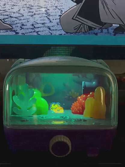 Vídeo do aquário virtual sendo levantado pela alça, com luz verde na tela